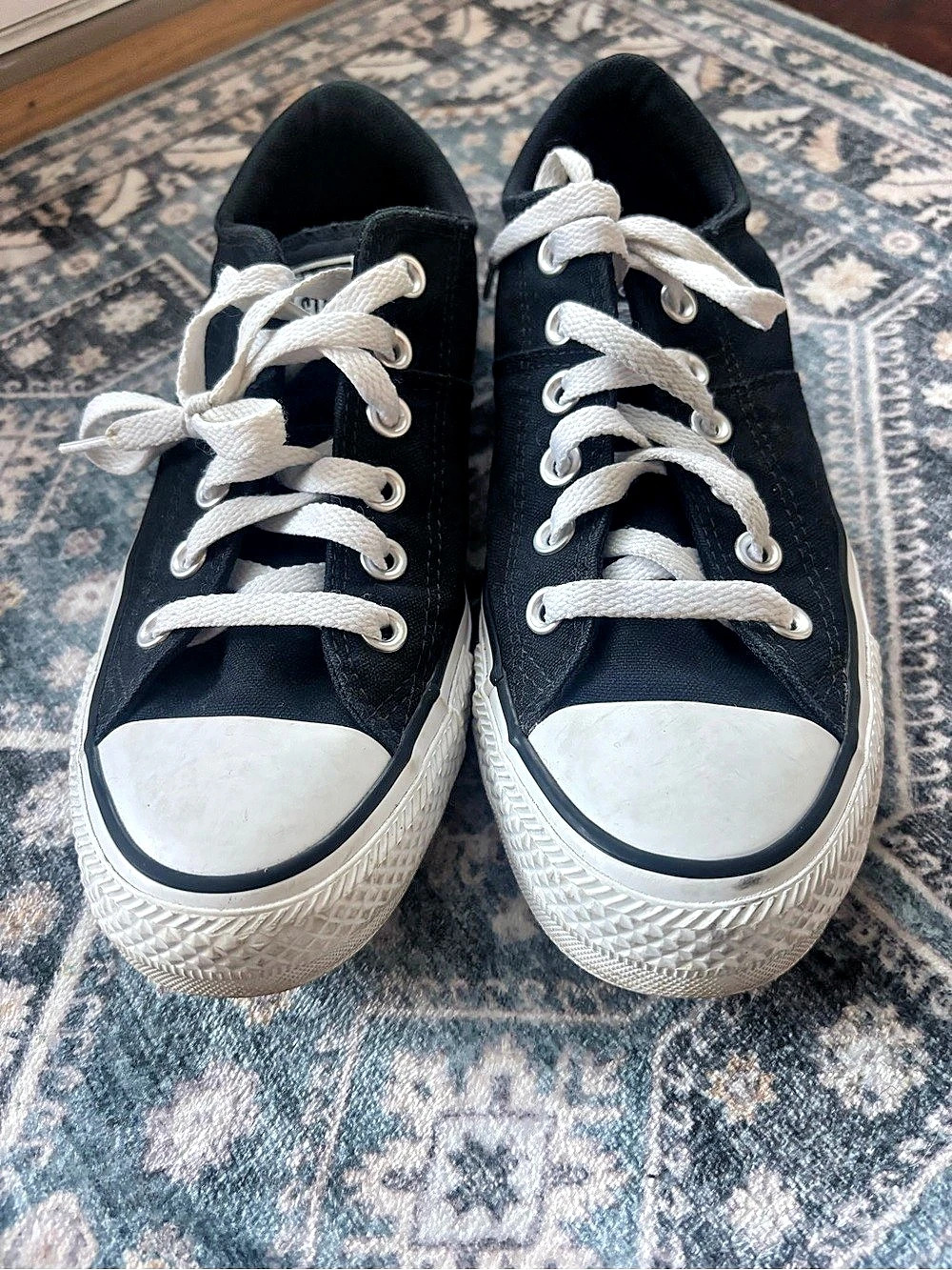 Women's Converse Chuck Taylor All Star Low-Top Sneaker - Size 8 - Black & White